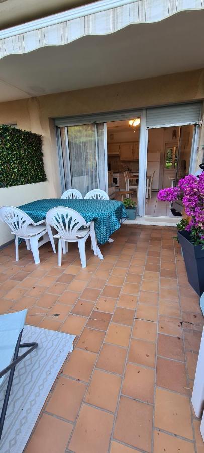 Le Tamaya Plage: Charming Garden Apartment Steps from Beach Cavalaire-sur-Mer Exterior photo